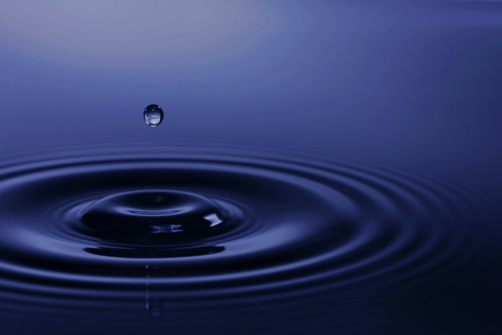 角質層の水分保持とセラミドのイメージ